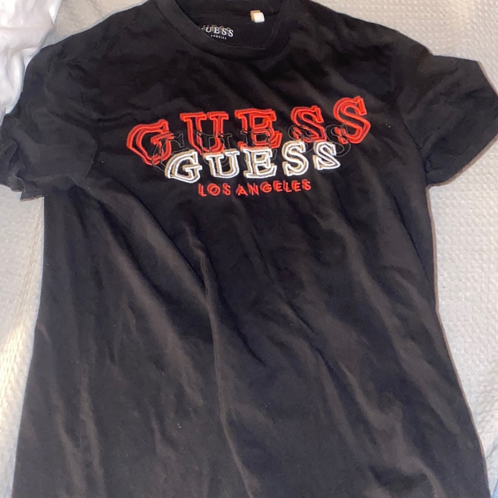 I’m selling a “guess” shirt